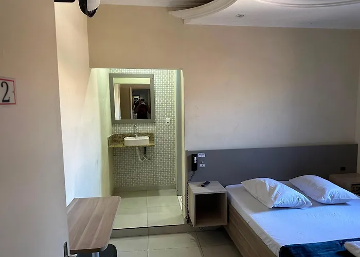 Hotel Skala - Estacionamento Próprio no Local - 1 km Parque Antônio Pezzolo e 700 métros da Estação de Trem Prefeito Saladino