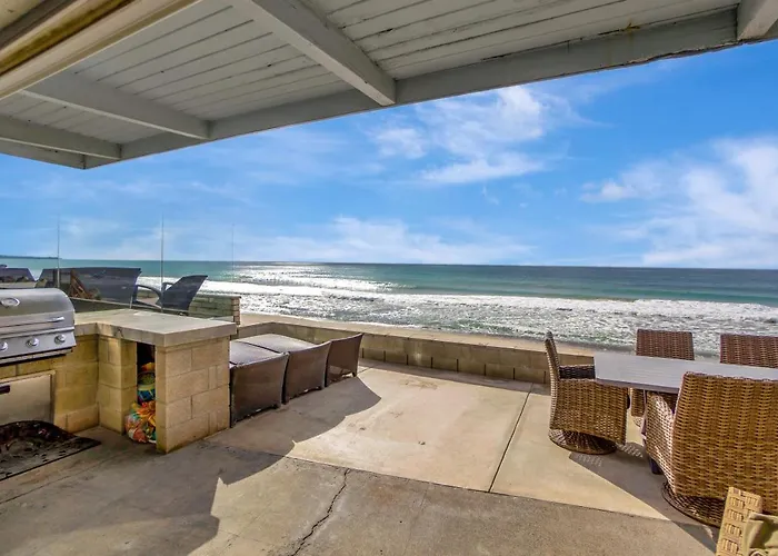 On The Sand!! Private Beach! Ocean Front Hot Tub!!