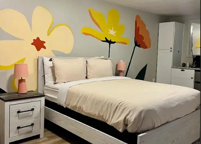 Wildflower Room At The Trailblazer Unit 12