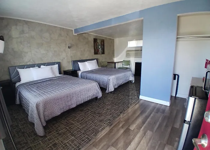 Silver Lakes Inn