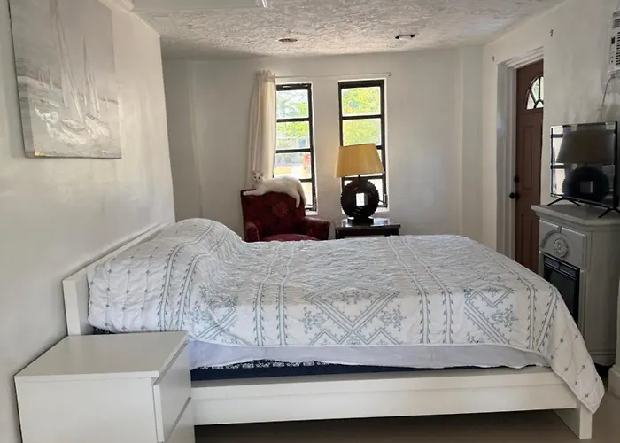 Cheerful Private Room 2 Miles Away From Sunny Isles Beach