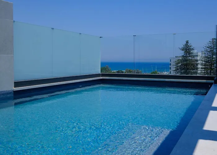 Mercure Larnaca Finikoudes Beach