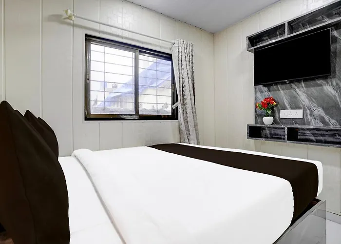Fabhotel Hans Residency