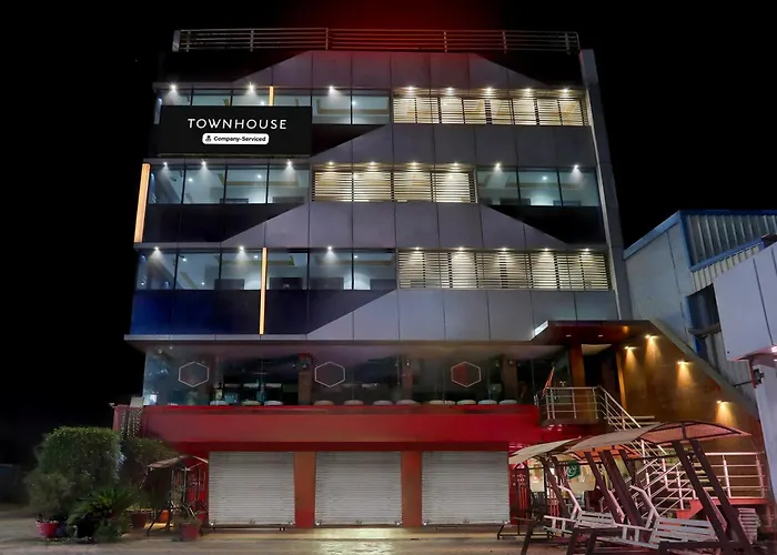 Townhouse Kadodra Formerly Jd Business Hotel