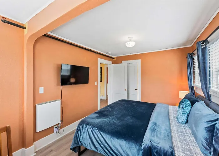 #Stayinmydistrict Heritage House Apt