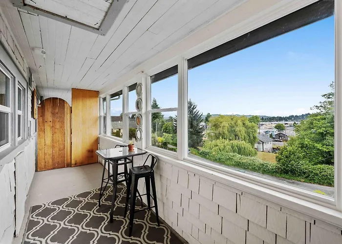 #Stayinmydistrict Heritage House Suite