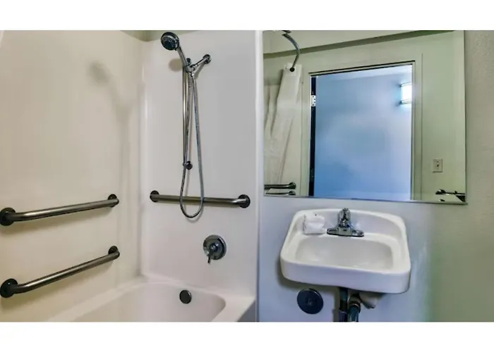 Studio 6 Suites Hesperia, CA West Main Street I 15