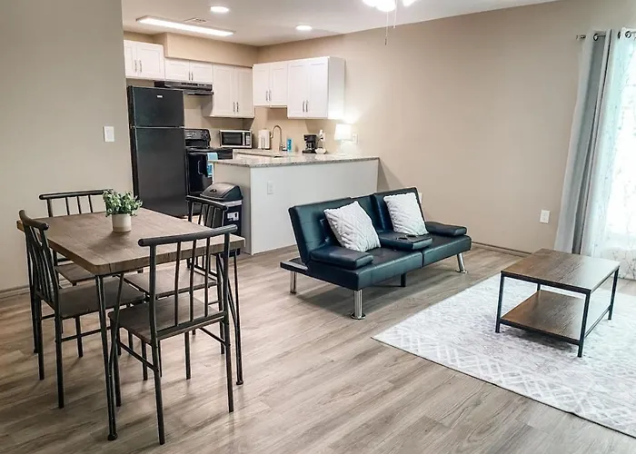 Charming 1Br Getaway - Private, Pet Friendly, Tv