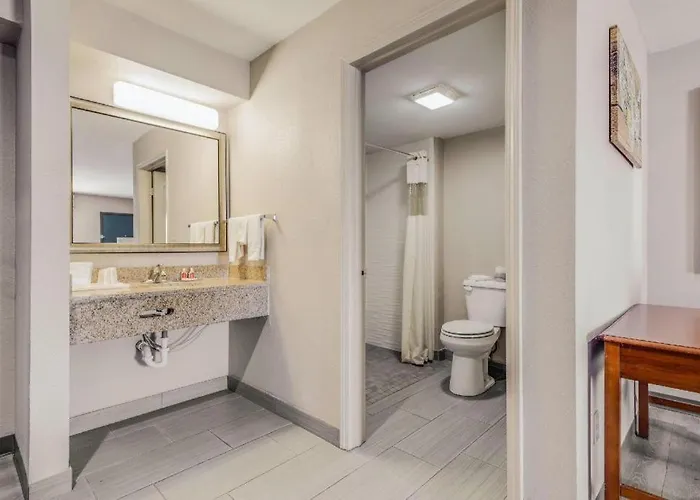 Econo Lodge Inn & Suites Enid South