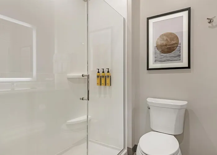 Best Western Plus Marquette Hotel & Suites