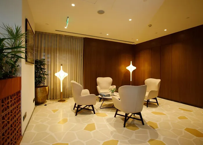 080 Transit Hotel, T2