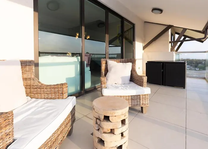 The Belladona Penthouse By Acomodo