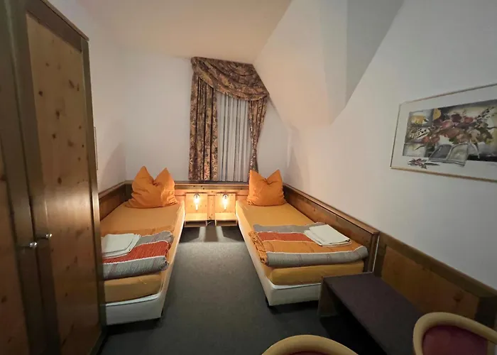 Attikos Hotel & Restaurant