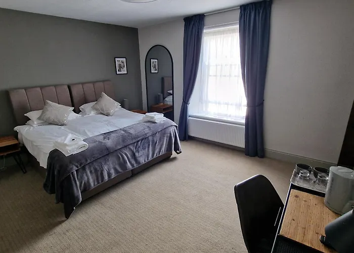 Oyo The Victorian Tap B&B