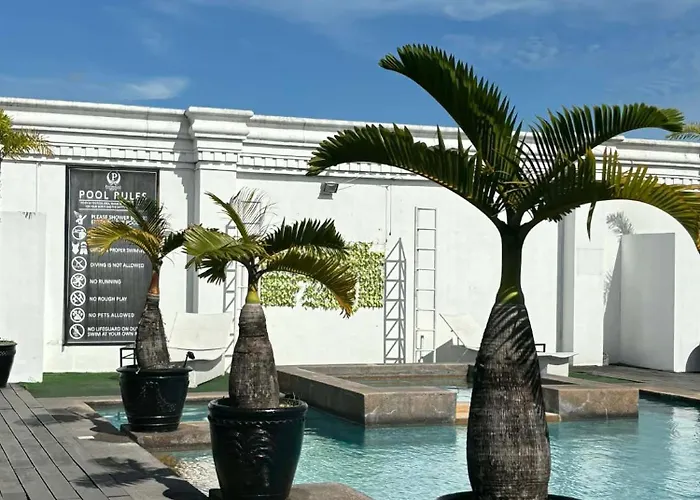 Penthouse Hotel And Residences 407