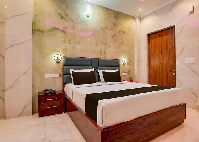 Super Townhouse By Oyo Chandigarh Near Pec-Pgi-Pu Formerly Hotel Paradise