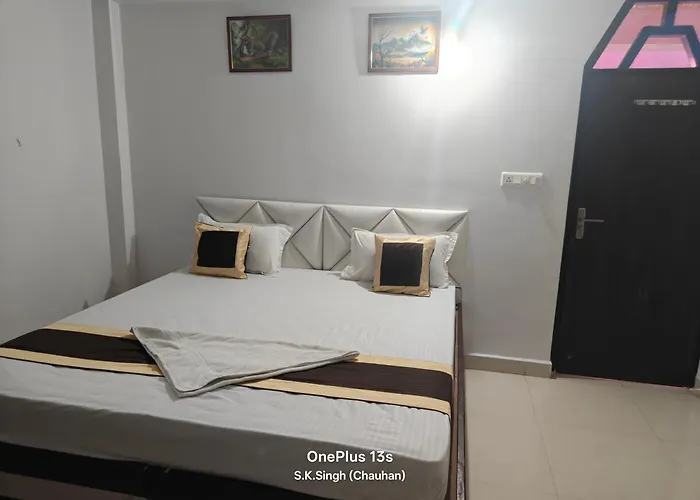 Anand Homestay
