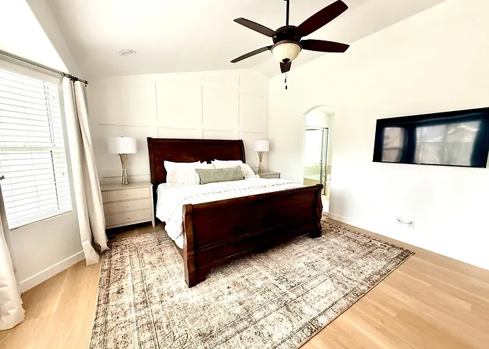Beautiful Single Family Home In Sandy