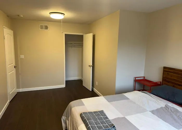 Large Private Room Near Meta & Tech Hubs