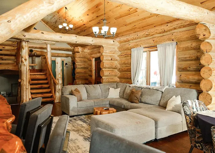 Stunning Log Cabin Getaway At The Hannu Haus
