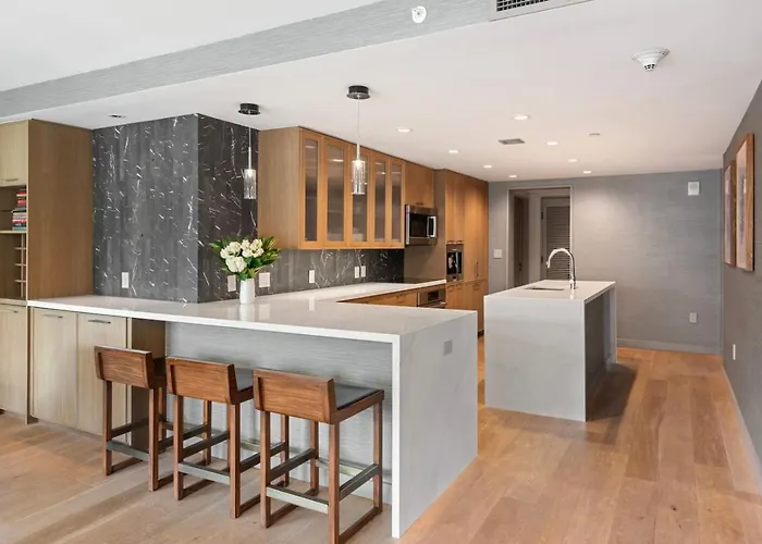Luxe Resort Penthouse - Ski In Ski Out 3 Bedroom