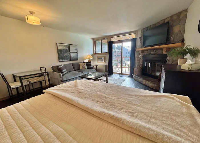 Lutsen Ski-In/Ski-Out | Lake View | Pet-Friendly