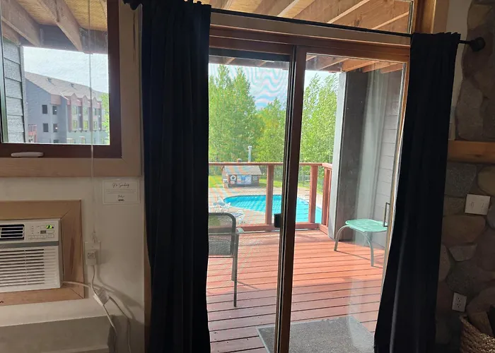 Lutsen Ski-In/Ski-Out | Lake View | Pet-Friendly