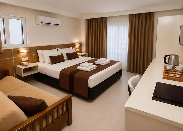 Palm Beach Hotel