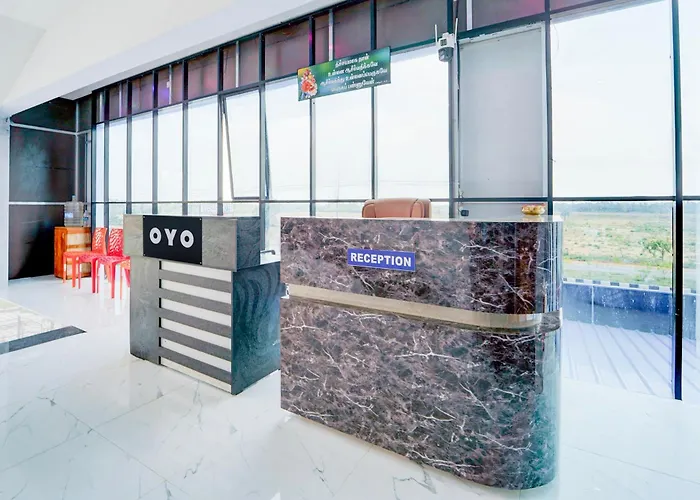 Hotel O Everest
