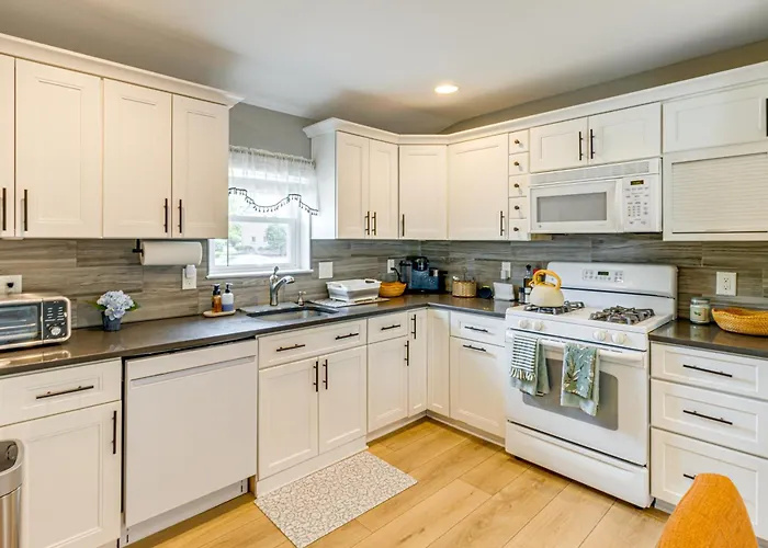 Near Dog Beach: Somers Point Escape W/ Large Yard!