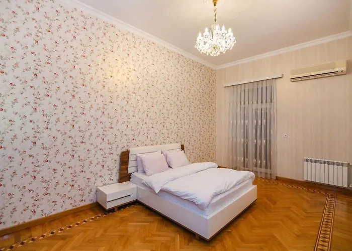 3 Bedrooms Apartment ın Center