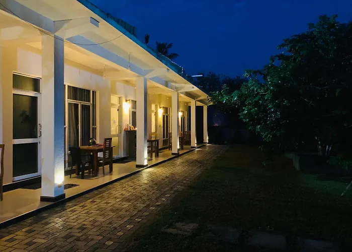 White Shine Hotel