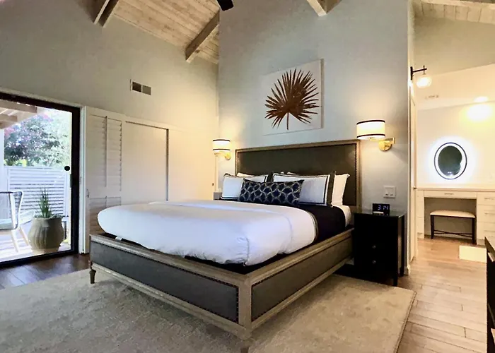 Racquet Club Retreat Modern Luxe Living In A Peaceful Desert Escape - Managed By Greenday
