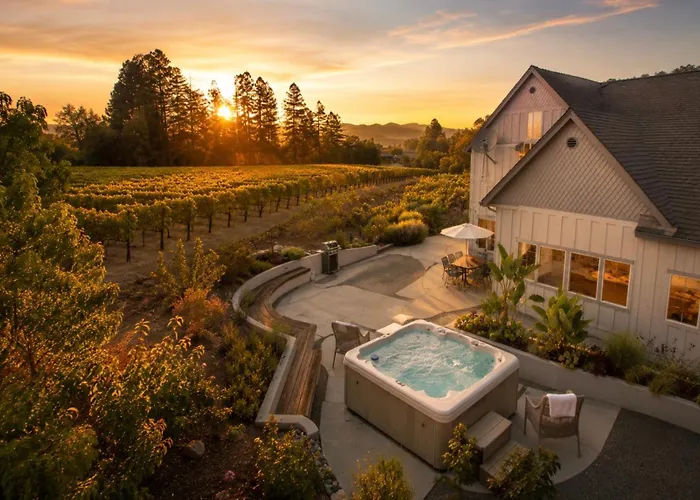 Private Vineyard Retreat With Hot Tub