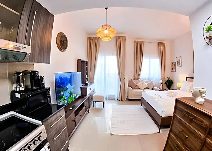 Cozy Urban Studio - Peach Bliss Haven Retreat