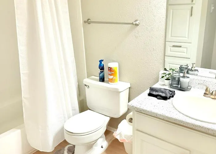 Central 1Br Retreat By Hospital And Tollway