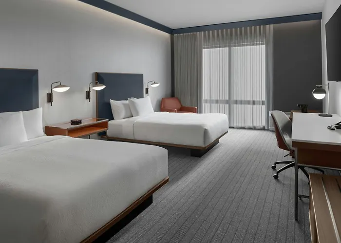 Courtyard By Marriott Woodland