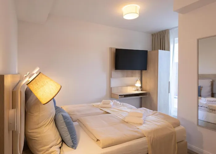 Fairschlafen Boutique Hostel Doppelzimmer Kajüte 0-15 mit Terrasse, Sauna, Fitness
