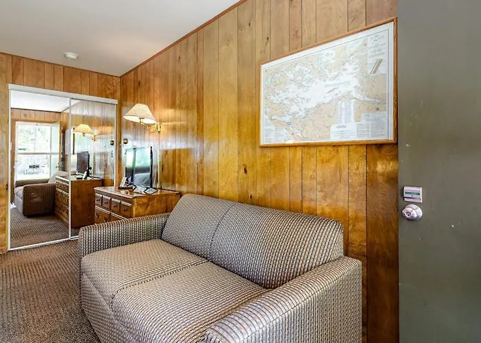 King Birch Lake Home, Unit 3