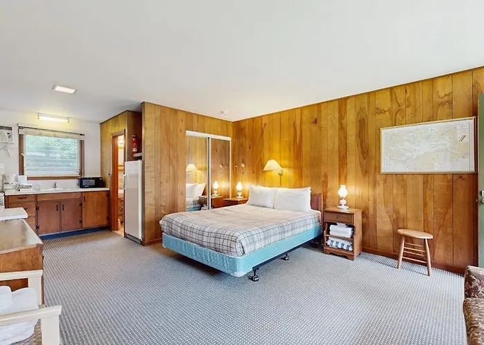 King Birch Lake Home, Unit 7