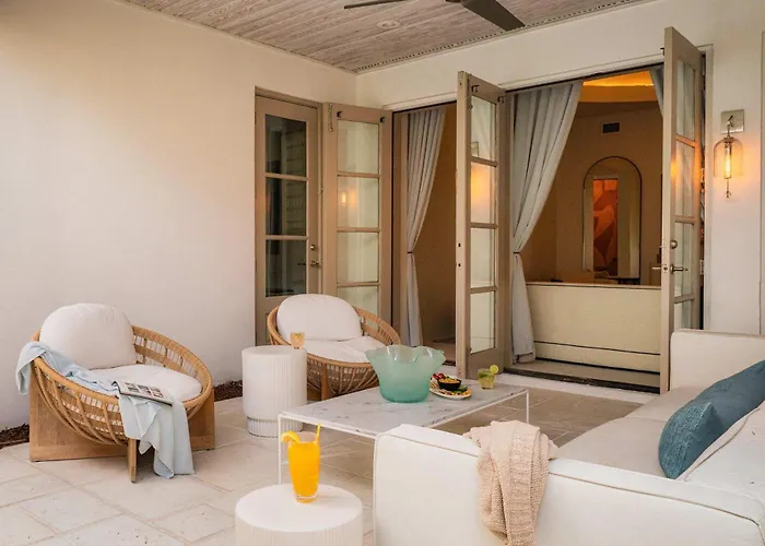 Luxury Rosemary 4Br Villa With Private Pool