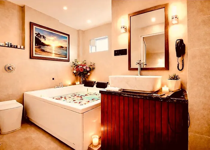 Hotel Hemsa Connect A Luxury Jacuzzi Boutique Stay, Udaipur