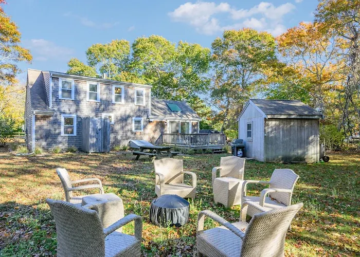 Cape Cod Dog-Friendly Escape Close To The Beach