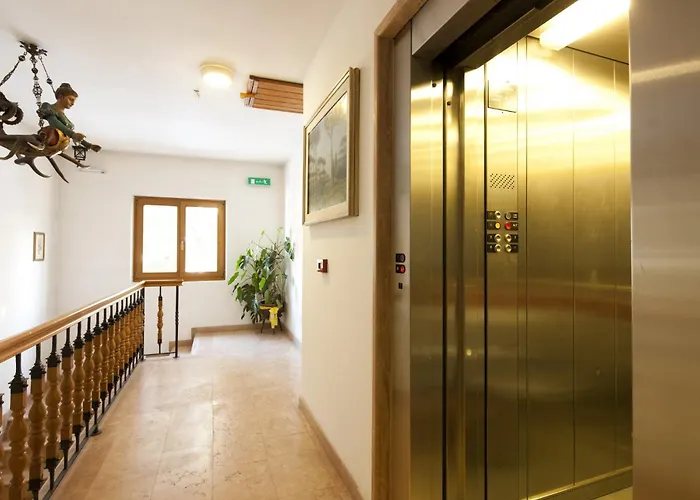 Hotel Bellaria - Cortina D'Ampezzo - Parking
