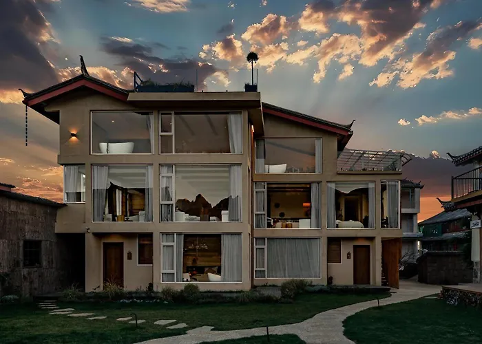 Lijiang Tennessee Moutain Lodge & Cafe - A Luxury Farmstay With Jade Dragon Views At Baisha Village - Free Pick-Up From Airport&Railway Station For 3-Night Stays