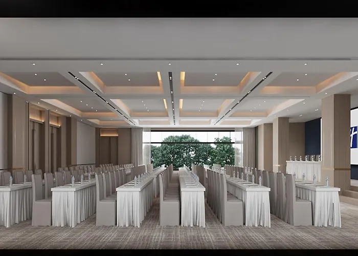 Holiday Inn Express Kunming Yiliang Center By Ihg