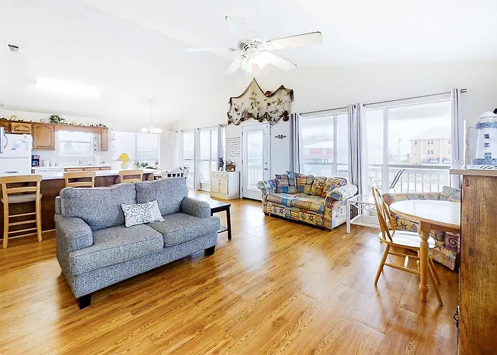 Dog-Friendly Home Near The Beach With Grill Central Ac & Balcony