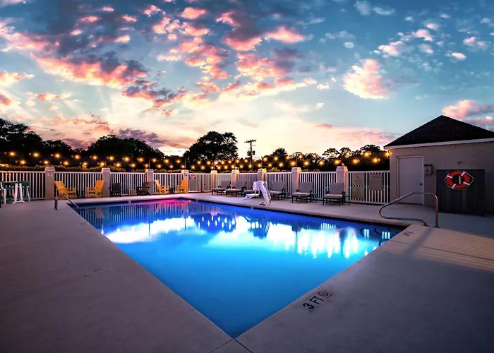 The Windstar Hotel - Emerald Isle, Swansboro