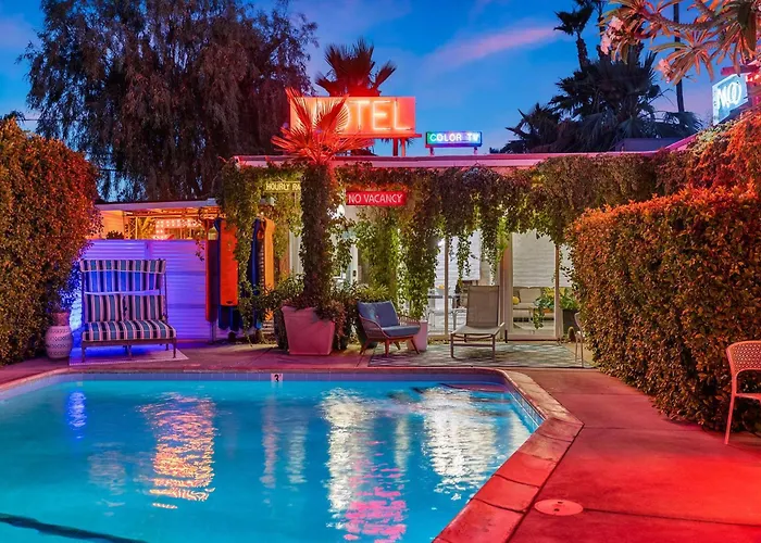 Canyon Chic At Speakeasy Hotel - Adults Only