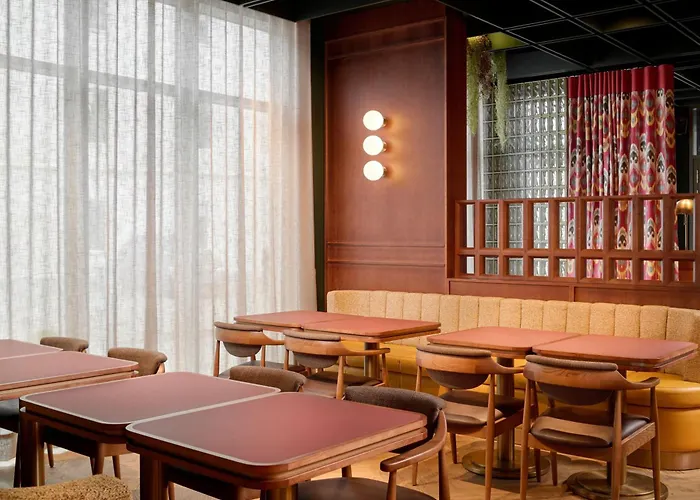 Skald Akureyri, Curio Collection By Hilton